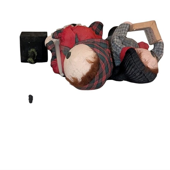 Vintage Handcrafted old time carolers street lamp paper mache dolls figurines - Picture 4 of 12